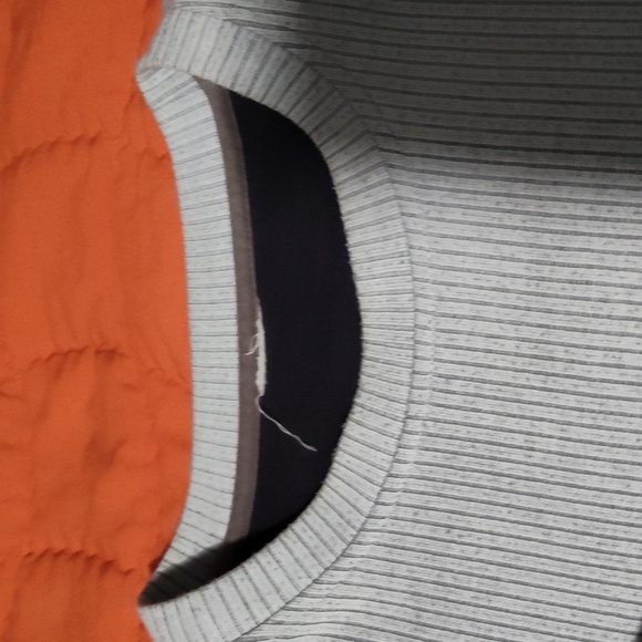 Sweaters - Picture 7 of 9